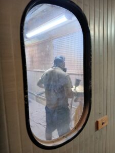 Aflakken met de spuit